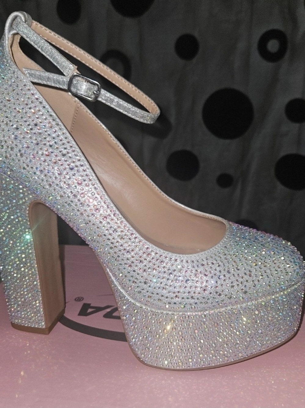 Soda Iridescent Sparkling Platform Heels Pumps Size 8.5 New in Box!!